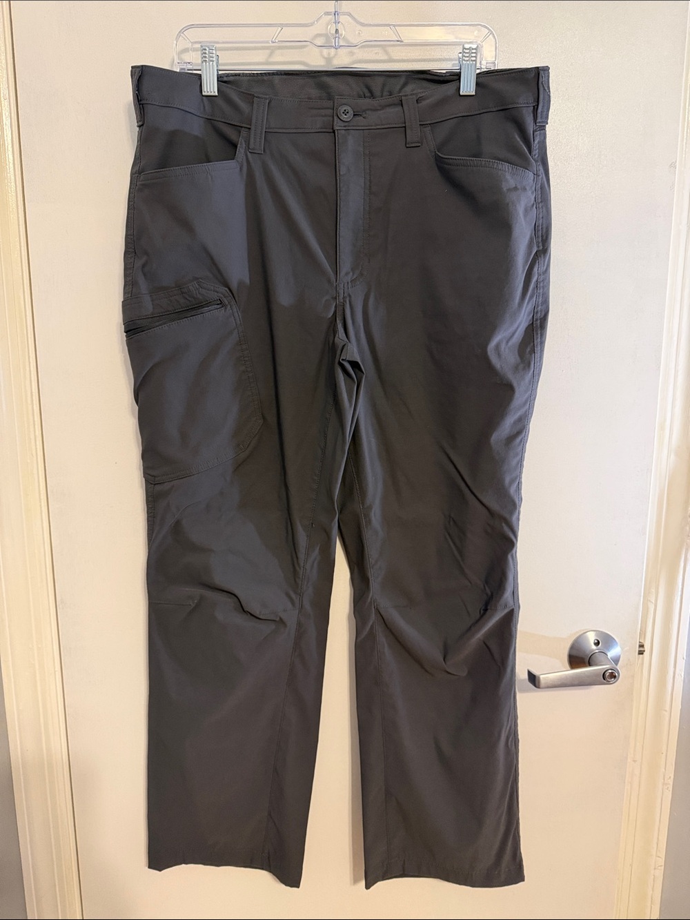 Eddie Bauer Men's Cargo Pants — Charcoal